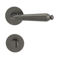 Silhouette product image in perfect product view shows the Griffwerk handle CAROLA PIATTA S wc, cashmere grey