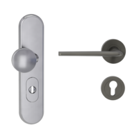 Silhouette product image in perfect product view shows the Griffwerk security combi set TITANO_882 in the version cylinder cover, round, brushed steel, clip on with the door handle REMOTE KGR