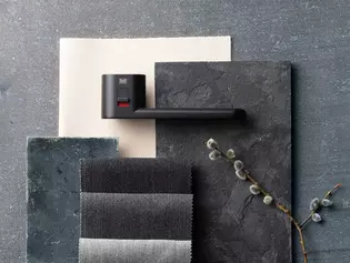 AVUS ONE smart2lock Graphitschwarz von oben Die Abbildung zeigt den Griffwerk Türgriff AVUS ONE smart2lock in Graphitschwarz von oben
