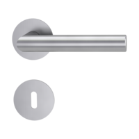 Freigestelltes Produktbild im idealen Blickwinkel fotografiert zeigt die GRIFFWERK Rosettengarnitur LUCIA PIATTA S in der Ausführung Buntbart - Edelstahl matt - Flachrosette