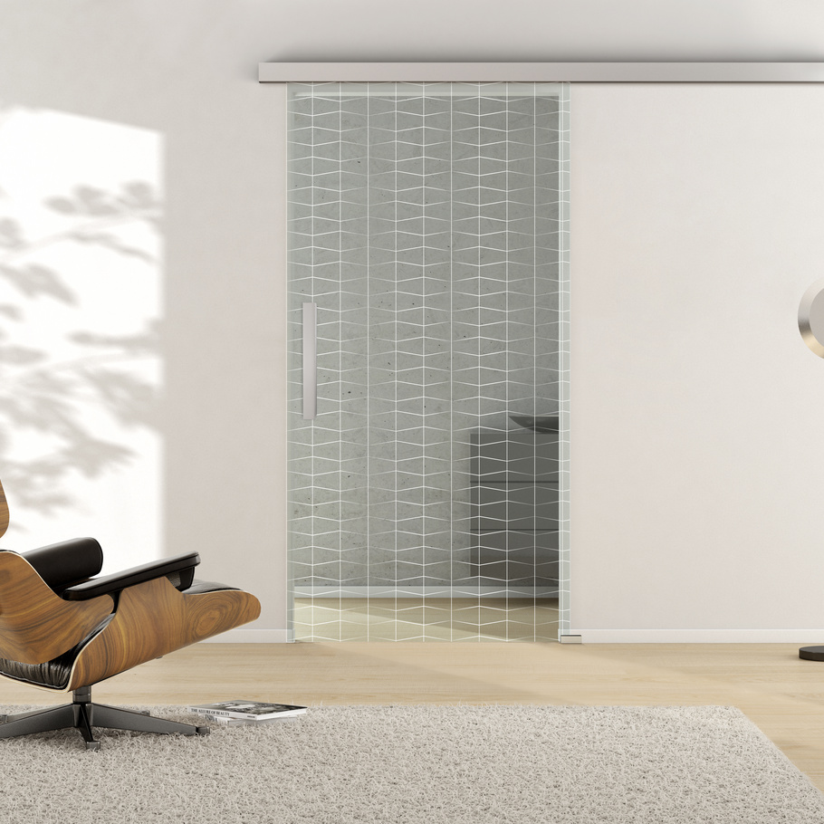Ambientebild in Wohnraumsituation illustriert die Griffwerk Glasschiebetür GRIDS 690 in der Ausführung ESG BASIC GREEN klar