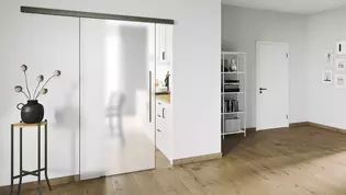 Piso entero equipado en Gris cachemira Con nuestra gama, podrá equipar todo su espacio vital con tiradores del color que elija.