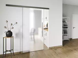 Whole apartment equipped with fittings in cashmere grey With our range you can equip your whole living room with handles in your desired colour.
