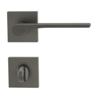 Freigestelltes Produktbild im idealen Blickwinkel fotografiert zeigt die GRIFFWERK Rosettengarnitur eckig LEAF LIGHT in der Ausführung WC-Schließer - Kaschmirgrau - Schraubtechnik Innenansicht 