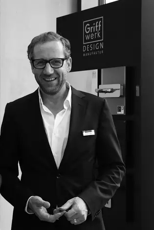 Matthias Lamparter, Gründer und Geschäftsführer der Griffwerk GmbH Matthias Lamparter, Gründer und Geschäftsführer der Griffwerk GmbH über Beruf, Mittelstand und Erfolg.