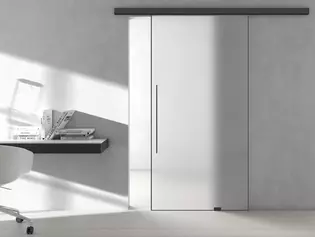 The PLANEO AIR sliding door system, with its sleek frame profile, creates an emblematic graphic effect.
