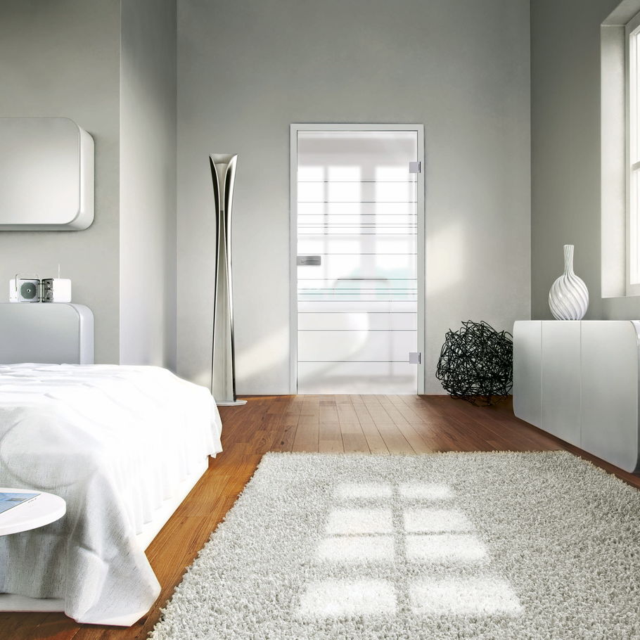 Inspirationsbild in Wohnraumsituation illustriert die Griffwerk Glasdrehtür LINES DIFFERENT in der Ausführung ESG PURE WHITE teilmattiert