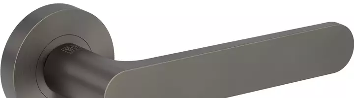 Das überarbeitete Design weist eine klare Linienführung auf und verzichtet auf den Wechsel von mattierten und polierten Bereichen.