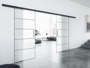 Planeo Loft with 0.8 mm thick aluminum strips on the glass surface.