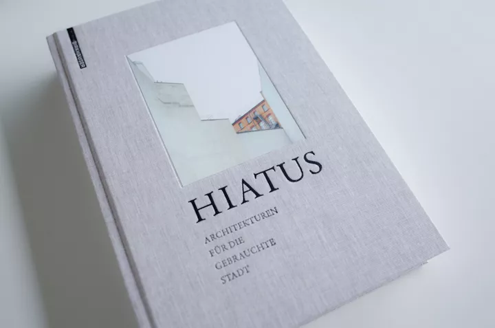 Das Buch „Hiatus“ ist aktuell im Verlag Birkäuser erschienen und wurde von GRIFFWERK unterstützt. (Bild: GRIFFWERK GmbH)
