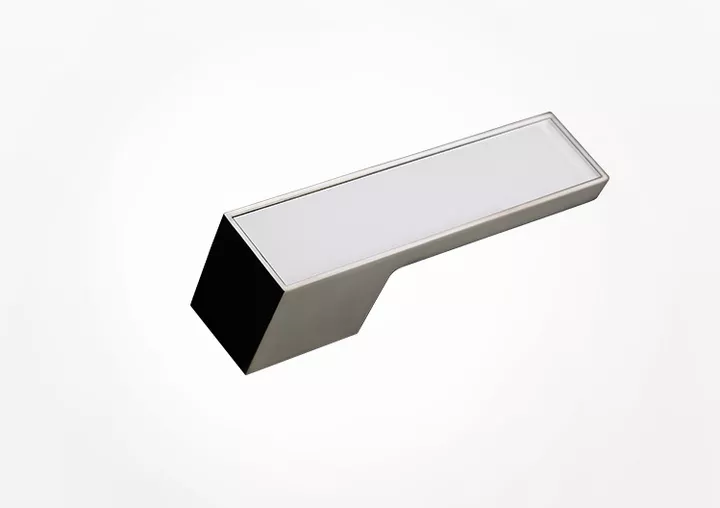Accents can also be set and exclusive or highly individual materials can be chosen for the area on the door handle FRAME.