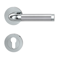 Silhouette product image in perfect product view shows the Griffwerk handle SIMONA chrome/brushed steel