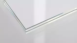 La ilustración muestra un detalle de cristal de la decoración Clarity 510 de cristal de seguridad laminado VSG en cristal blanco BLANCO PURO.