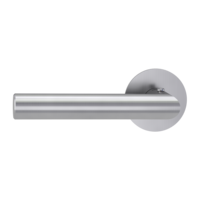 The image shows the Griffwerk door handle set LUCIA PIATTA S in the version with rose set round smart2lock 2.0 flat rose brushed steel