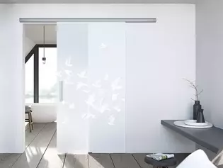 Living situation shows the GRIFFWERK Glass door BIRDS &amp; BIRD_LD_695 in the version Sliding door Without drill hole - toughened safety glass PURE WHITE Laser / screen printing