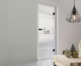 Wohnraumbild mit Glastür Die Abbildung zeigt einen Wohnraum mit Glastür.