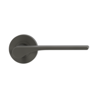 The image shows the Griffwerk door handle set LEAF LIGHT in the version with rose set round unlockable screw on cashmere grey