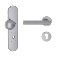 Silhouette product image in perfect product view shows the Griffwerk security combi set TITANO_882 in the version cylinder cover, round, brushed steel, clip on with the door handle OVIDA