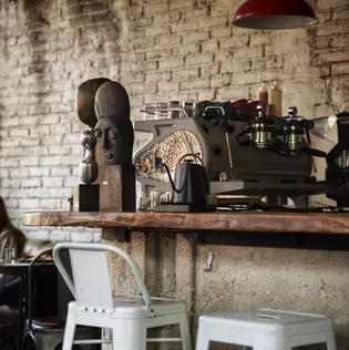 Illustration Room Industrial Style The illustration shows an industrial-style room with unplastered brick walls, authentic materials such as natural wood but above all metal and steel.