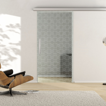 Ambientebild in Wohnraumsituation illustriert die Griffwerk Glasschiebetür GRIDS 692 in der Ausführung ESG BASIC GREEN klar
