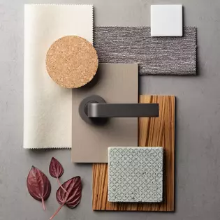 Inviting Simplicity with GRAPH The more stress we feel in everyday life, the more we are happy when it is really cosy at home. We create the right relaxing atmosphere with wood, ceramic and fluffy textiles in warm tones such as cream, beige and brown.