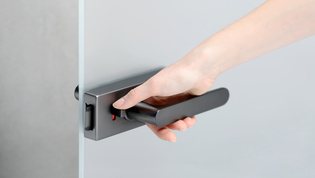 Wohnraumbild Griffwerk PURISTO S smart2lock, kaschmirgrau Wohnraumbild von Griffwerk PURISTO S in der Version smart2lock in kaschmirgrau