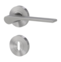 Freigestelltes Produktbild im nach links gedrehten Blickwinkel fotografiert zeigt die GRIFFWERK Rosettengarnitur LEAF LIGHT in der Ausführung Buntbart - Samtgrau - Schraubtechnik