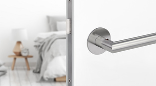 Lucia Piatta S mit Smart Lock Die neue Variante PIATTA S wurde nun mit einer Hochhaltefeder ausgestattet und ist per SMART KLIPP besonders einfach zu montieren.