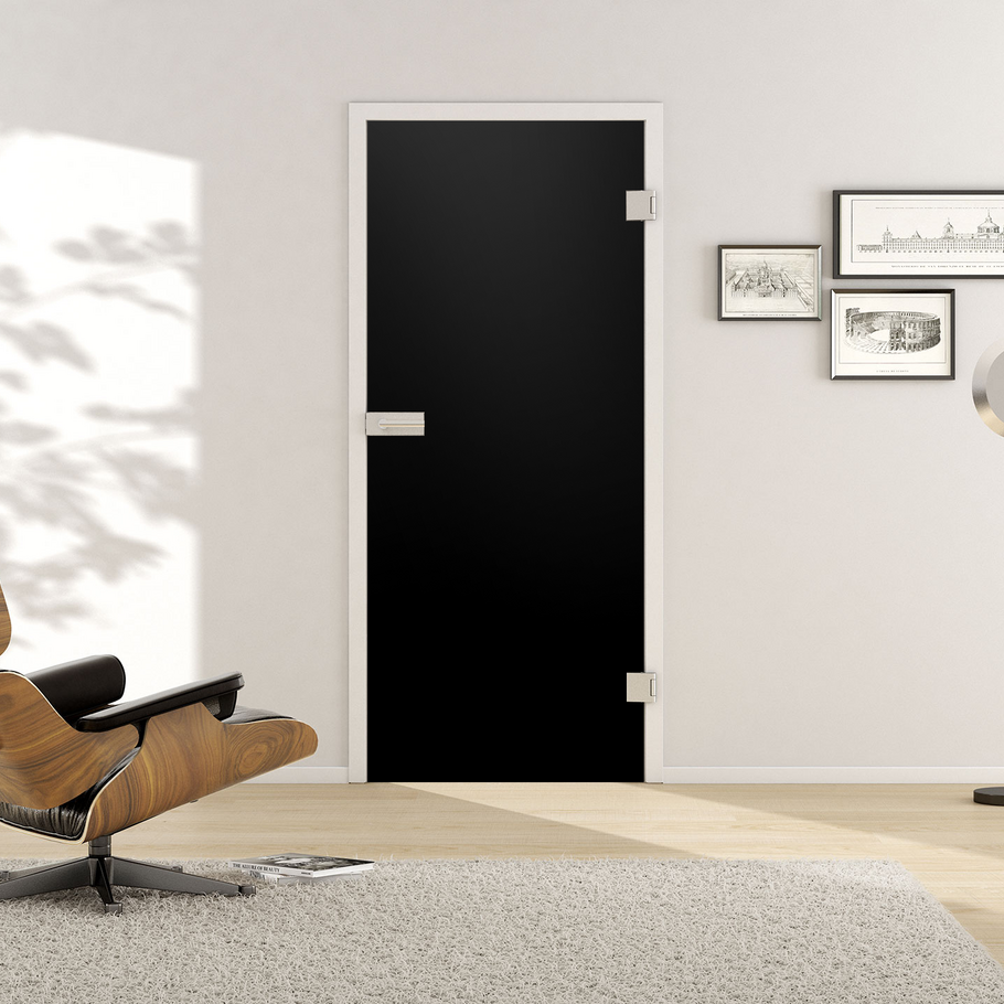 Ambientebild in Wohnraumsituation illustriert die Griffwerk Glasdrehtür PIANO BLACK in der Ausführung VSG PURE WHITE schwarz blickdicht