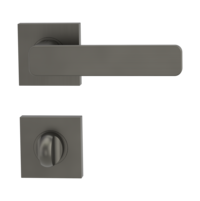 Freigestelltes Produktbild im idealen Blickwinkel fotografiert zeigt die GRIFFWERK Rosettengarnitur ALESSIA in der Ausführung WC-Schließer - Edelstahl matt - Klipptechnik Innenansicht 
