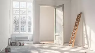 Rénover la chambre L'image montre une chambre en cours de rénovation