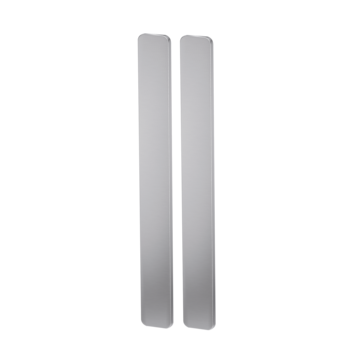 Freigestelltes Produktbild im idealen Blickwinkel fotografiert zeigt die GRIFFWERK Griffleisten-Paar R8 in der Ausführung für Glas - Alu Edelstahl optik matt - Klebetechnik Sensa 