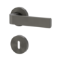 Isolated product image in the left-turned angle shows the GRIFFWERK rose set GRAPH in the version mortice lock - cashmere grey - screw on technique