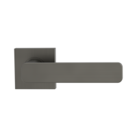 The image shows the Griffwerk door handle set MINIMAL MODERN in the version with rose set square unlockable screw on cashmere grey